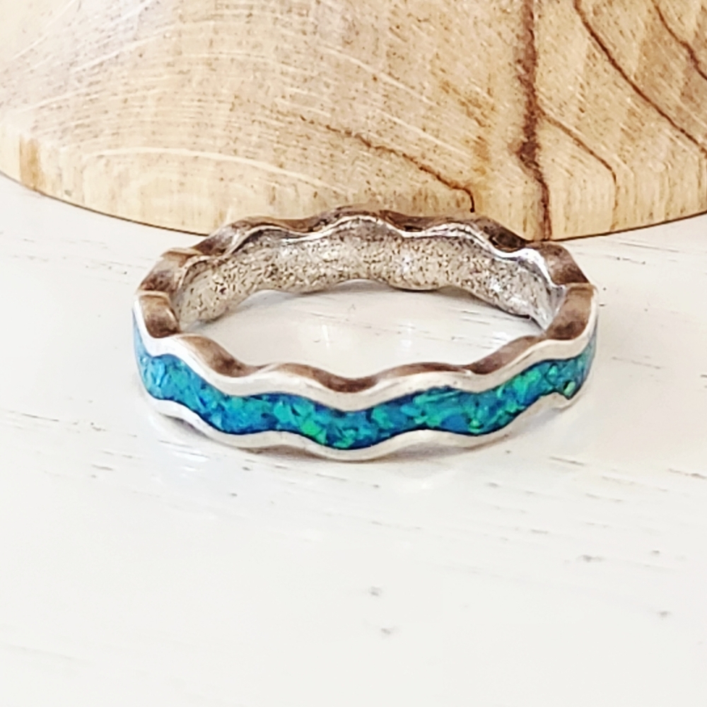 Sterling Silver Crushed Opal Vintage Ring